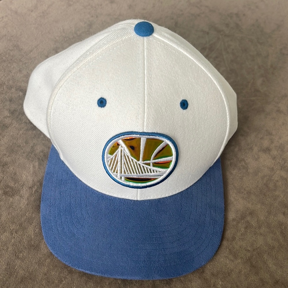 Mitchell & Mess Golden State Warriors cap. Color- white/blue. Size- OS